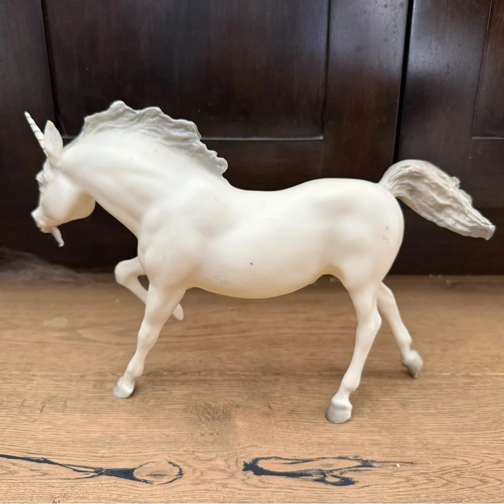 Vintage Breyer #210 Unicorn Running Stallion, a Classic Model from the 1980’s